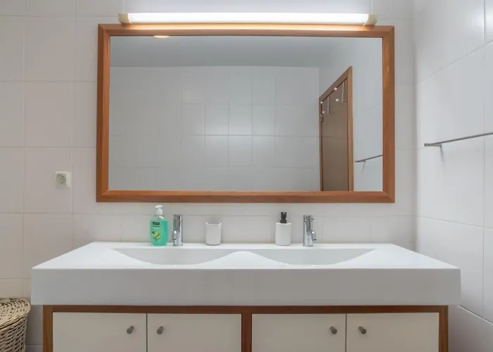 7 On Paul do Mar (Madeira)